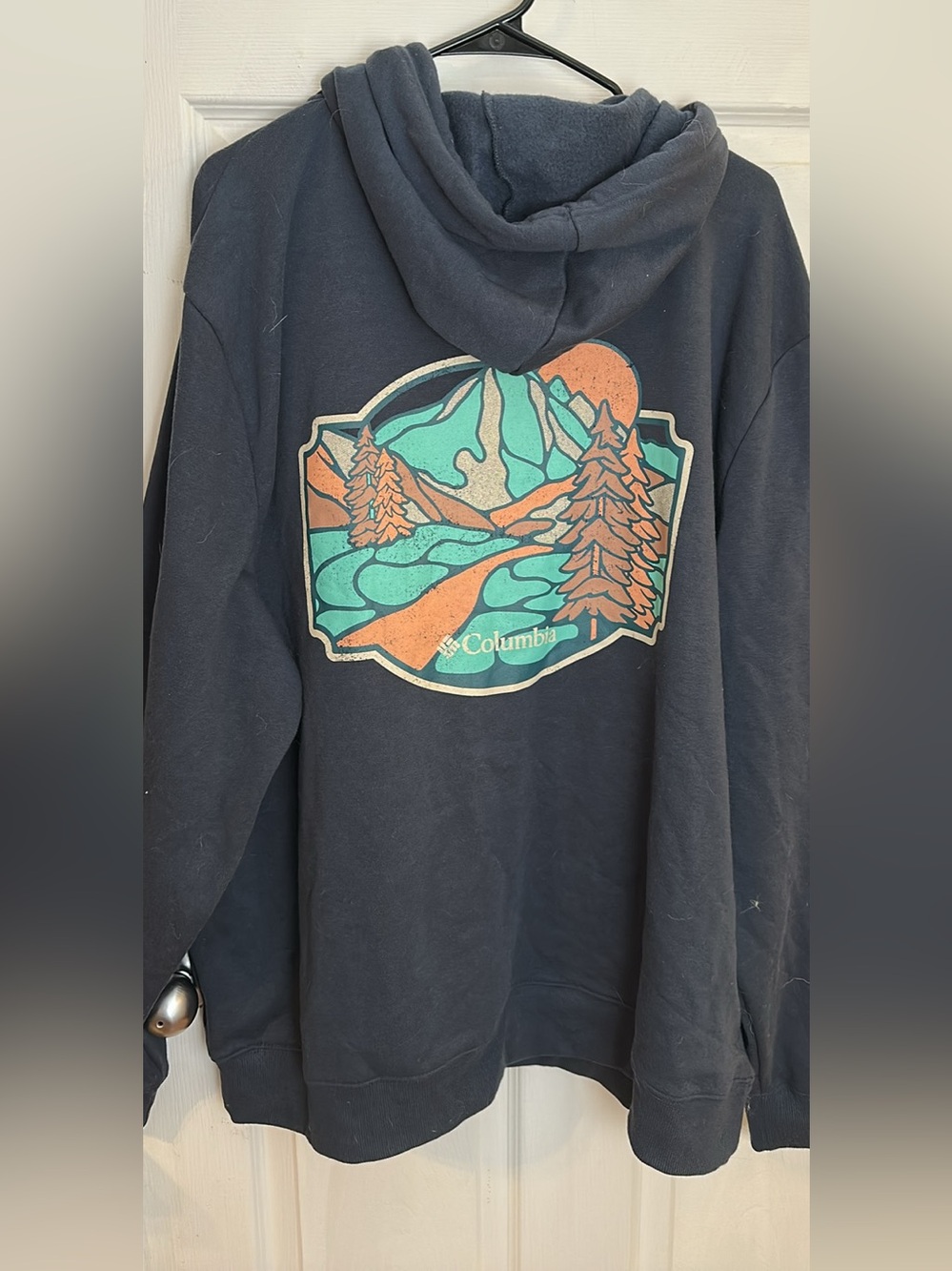 Oversized Columbia Men’s Navy Graphic Hoodie Sweatshirt